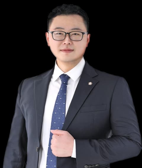 포항공중밀집장소추행변호사 undefined