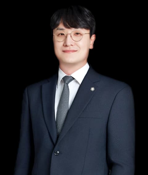 포항공중밀집장소추행변호사 undefined